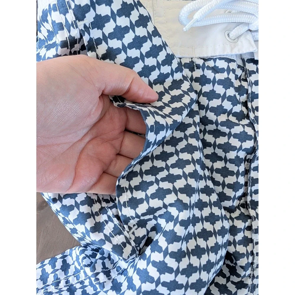 Gap Men's Board Shorts L Navy White Geometric Print Summer Beach Vacation Casual